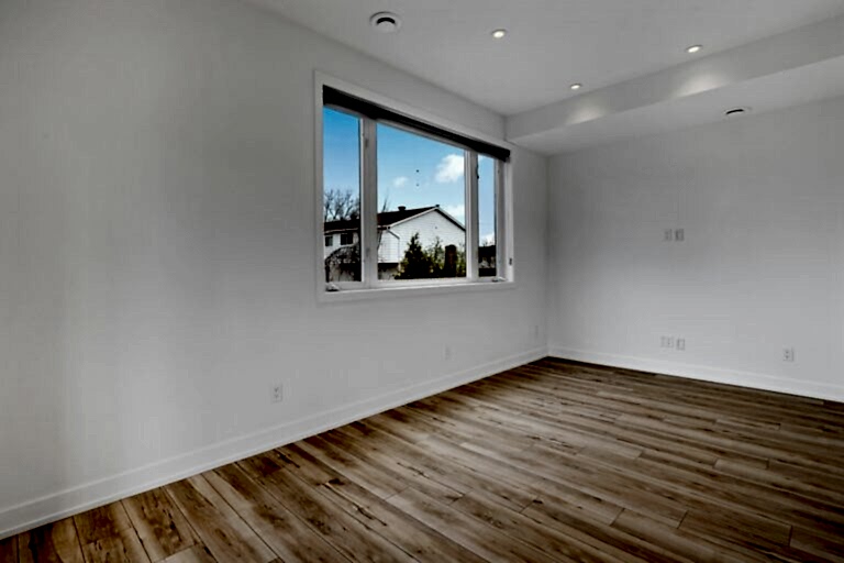 house, empty and cleaned, ready to be used by new occupants