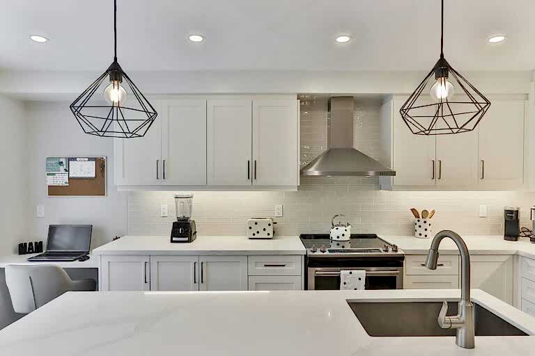 Kitchen after a cleaning done by experts of Cleanadora